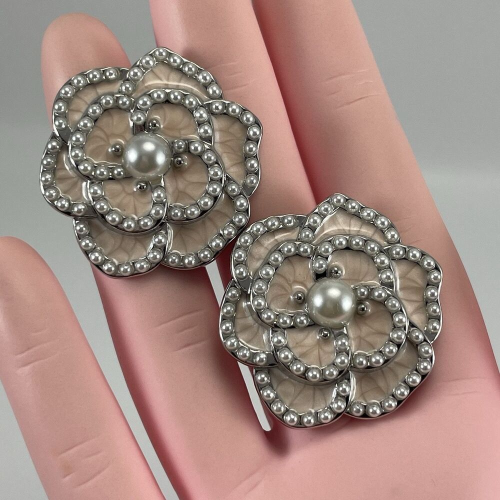 Silver Tone Pink Enamel Faux Pearl Flower Floral Post Setting Stud Earrings Boho